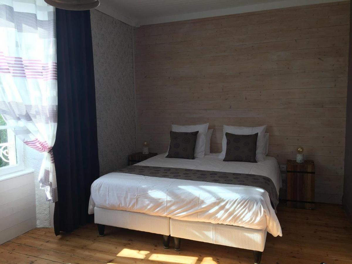 Hotel Tilleuls Et Bambous Saint-Sauveur-d'Aunis Esterno foto