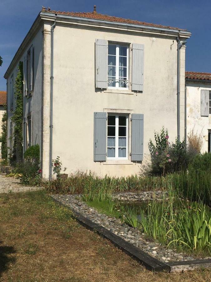 Hotel Tilleuls Et Bambous Saint-Sauveur-d'Aunis Esterno foto
