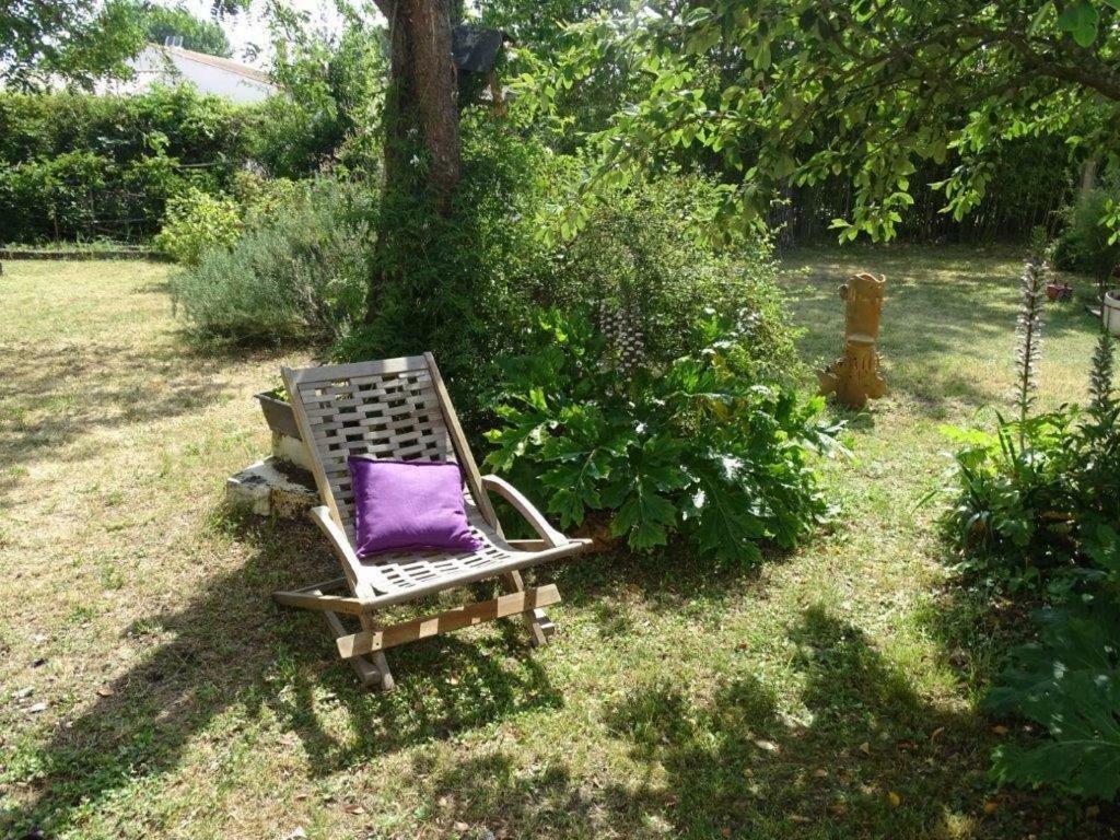 Hotel Tilleuls Et Bambous Saint-Sauveur-d'Aunis Esterno foto