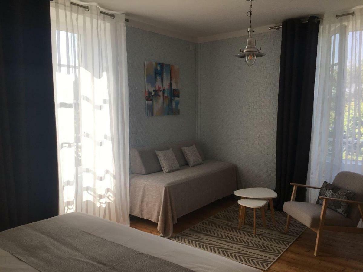 Hotel Tilleuls Et Bambous Saint-Sauveur-d'Aunis Esterno foto