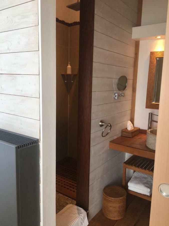 Hotel Tilleuls Et Bambous Saint-Sauveur-d'Aunis Esterno foto