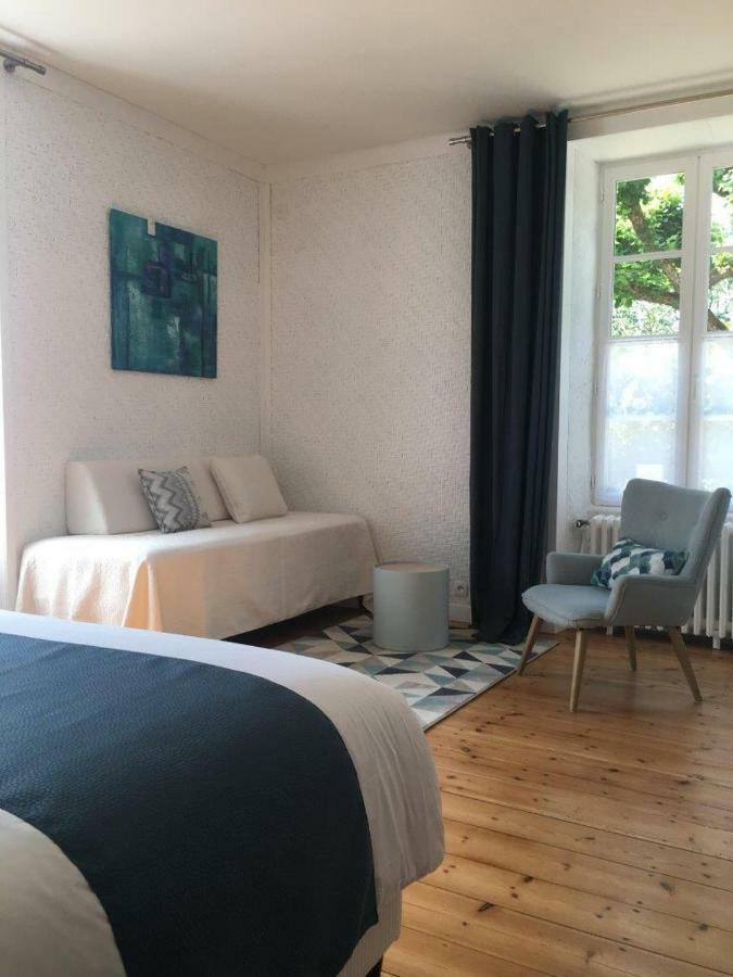 Hotel Tilleuls Et Bambous Saint-Sauveur-d'Aunis Esterno foto